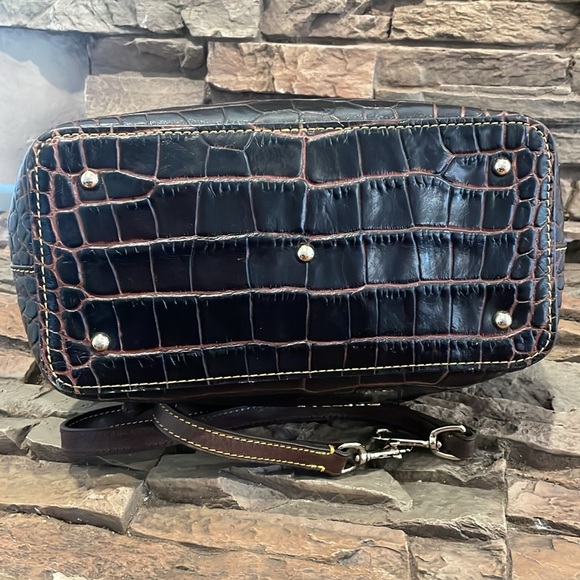 Dooney & Bourke Small City Barlow. Croc Embossed. Brown. EUC - Picture 6 of 15